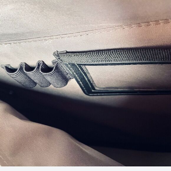 Targus Nylon 15.6" Notepac Laptop Case with shoulder strap - Black - Picture 5 of 7